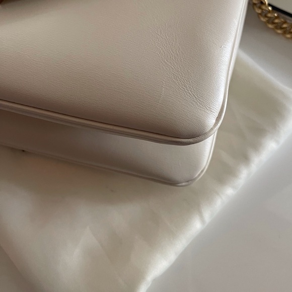 Gucci Rajah Medium Shoulder Bag - Picture 11 of 13
